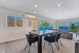Lakefront Penthouse Apartment with 270-degree view - Queenstown - 3