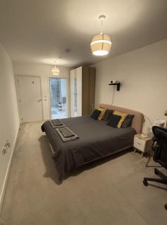 Wonderful en-suite bedroom - Stay with Bruno - Hounslow - 1