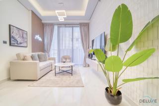 Magnificent 2BR with Private Pool at Samana Golf Avenue Dubai Studio City by Deluxe Holiday Homes - Dubai - 9
