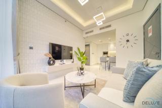 Magnificent 2BR with Private Pool at Samana Golf Avenue Dubai Studio City by Deluxe Holiday Homes - Dubai - 5