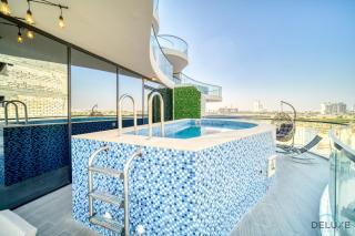 Magnificent 2BR with Private Pool at Samana Golf Avenue Dubai Studio City by Deluxe Holiday Homes - Dubai - 3