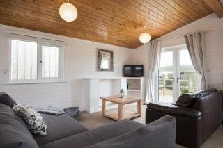 East Chalet At Tapnell Farm - 5