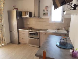 APPT 2 PIECES 28m2 + LOGGIA 7m2 REF 4013 - 8