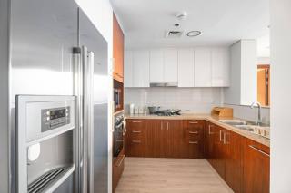 Luxe 2BR Burj Vista Retreat, Steps from Dubai Mall & Burj Khalifa - 1