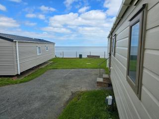 Castaways Holiday Park - Bacton - 8