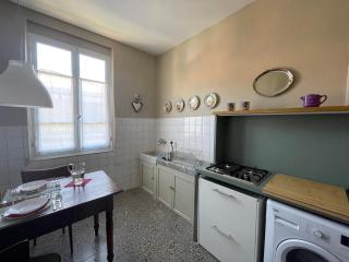 Casa Righetti Liguria, Three indipendent apartments in a 1924 family home with garden, stay together, live separately - 7