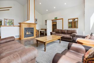 10 Bedroom Executive Chalet w Hot Tub - Blue Mountains - 5