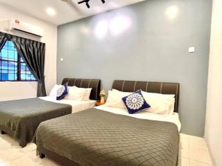 Cozy House in Town - Tambun - 1