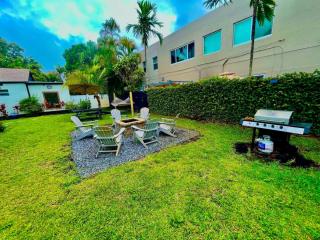 MiamiVice Las Olas Near Beach and Park w Fire Pit - Fort Lauderdale - 2