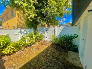 MiamiVice Las Olas Near Beach and Park w Fire Pit - Fort Lauderdale - 7