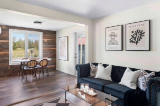 Dieppe Charm Suites, 3 BDRM, Close to Local Market - 0