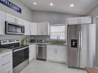 Pool home 5 miles to Disney Great for families - Orlando - 7