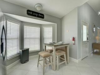 Pool home 5 miles to Disney Great for families - Orlando - 3