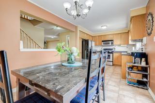 Brampton Retreat - Quiet 2BR Residential Area - 9