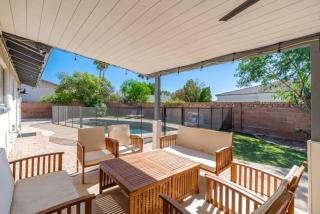 Sunshine, Paradise Escape! Private Pool, Sleeps 12 - Phoenix - 7