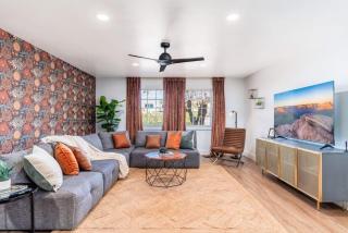 Sunshine, Paradise Escape! Private Pool, Sleeps 12 - Phoenix - 5