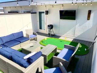 East Nashville Townhome 5min to Grand Ole Opry! Rooftop Deck, Grill, TV and Golf - Nashville - 6