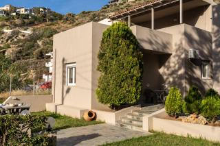 Elio C 1BDR Apt with Garden 1 min from the beach by Hospi - 0