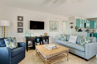 South Beach Cabana Up (Private Front Deck, Pool, Steps from the Beach) - Fernandina Beach - 3