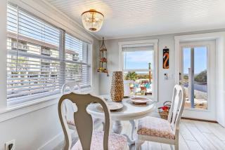 Flamingo Loft - Charming Oceanfront Loft - Multiple Decks - Private Beach Access - 6