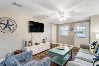 Tropical Beach Bungalow Down - Backyard - Grill - Across Street from Beach - 9