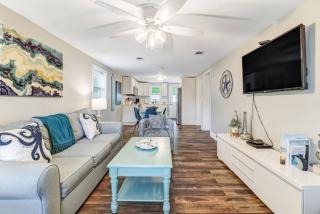 Tropical Beach Bungalow Down - Backyard - Grill - Across Street from Beach - Fernandina Beach - 2
