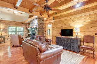 Rogers Cabin on 17 Acres with Wraparound Deck! - Rambo Riviera - 7