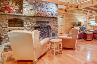 Rogers Cabin on 17 Acres with Wraparound Deck! - 5