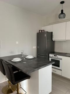 Cozy Apartment by the sea - Limassol - 4