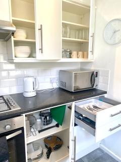 Rushden - Spacious House and Garden, Free Parking, TV, Sleeps 8 Guests - 5