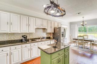 Spacious Long Beach Vacation Home with Patio and Grill - 3