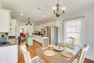 Spacious Long Beach Vacation Home with Patio and Grill - 2