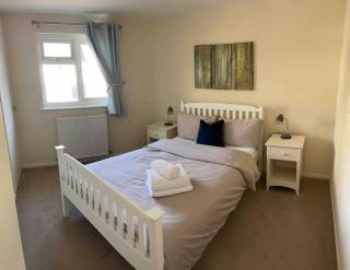 Spacious 3 bed house with parking - Leamington Spa - 6