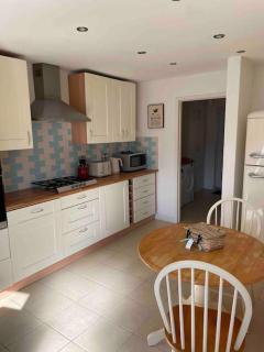 Spacious 3 bed house with parking - Leamington Spa - 5