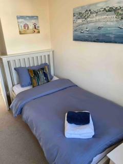 Spacious 3 bed house with parking - Leamington Spa - 3