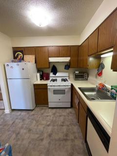 Private Room Oasis Ideal for Travelers & Workers - Indianapolis - 7