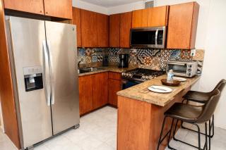 Oasis in the South of the Island with FREE parking and laundry - 6