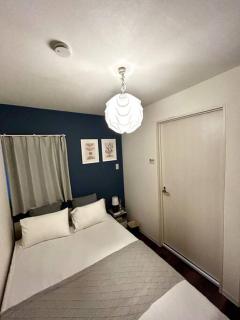 The house is in the center of Nanba and Dotonbori, Only 5mins from subway, easy access to Airport, Newly Refromed, 3 rooms for one group - 2