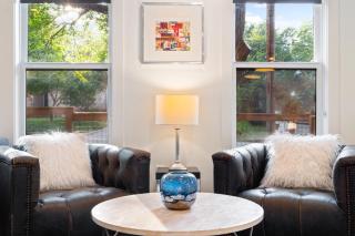 Unique Hideaway 3BR 2BA Oak Shaded - Austin - 1
