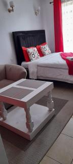 LN ELEGANTlY FURNISHED WEST SUITE - Nairobi - 9