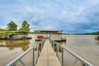 Views and Private Dock Lake of the Ozarks Retreat! - Climax Springs - 9