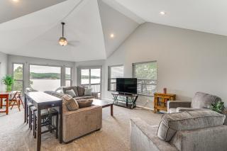 Views and Private Dock Lake of the Ozarks Retreat! - Climax Springs - 8