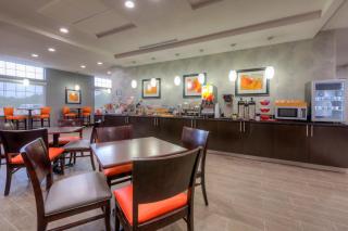 Best Western Plus Coweta's 1st Hotel - 9