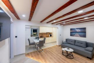Bernard Deluxe Renovated Peaceful Old Town Gem - Split - 5