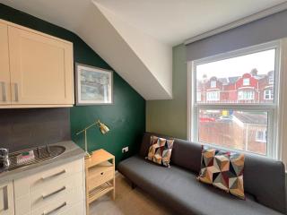 Melbury Rooms & Studios - Exeter - 1