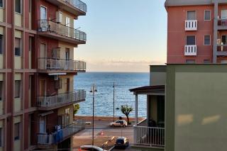 Sunrise Waterfront - Central Apartment with Sea View Balcony - Molfetta - Molfetta - 8