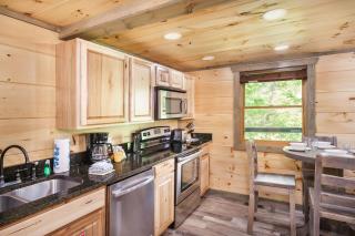 Love Leigh by Stony Brook Cabins - Gatlinburg - 6