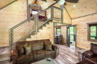Love Leigh by Stony Brook Cabins - Gatlinburg - 2
