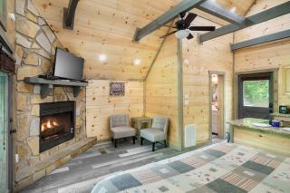 Lil' Smoky Studio by Stony Brook Cabins - 9