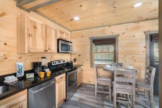 Bear Necessity by Stony Brook Cabins - 5